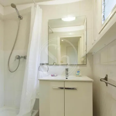 2 En Gracia Apartment *
